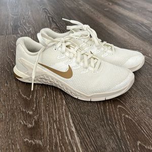 Women’s 6.5: Metcon 4 - Champagne